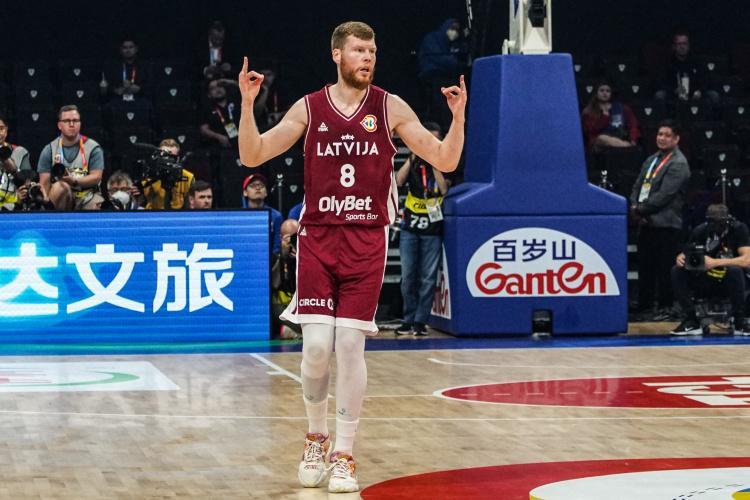 尽力了！贝尔坦斯13中5&amp;amp;三分10中4拿到16分 另有10板1助2断1帽